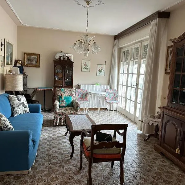 Casa vacanza Tirrenia, хотел в Тирения