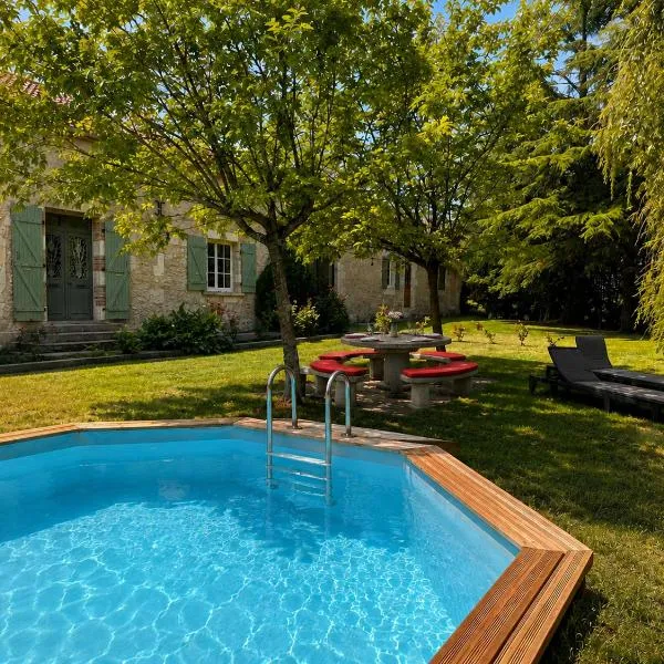 Domaine de Pourrouquet - Gîte de charme avec piscine et calme absolu en pleine nature – hotel w mieście Vic-Fezensac