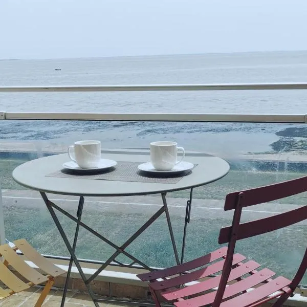 Appartement vue mer panoramique, hotel en Damgan