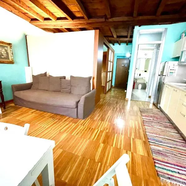 Smart living room and bedroom in Brera district, hotel v Miláne