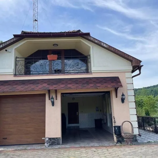 Villa Neresnytsia Sauna & Pool, hotel sa Neresnytsya