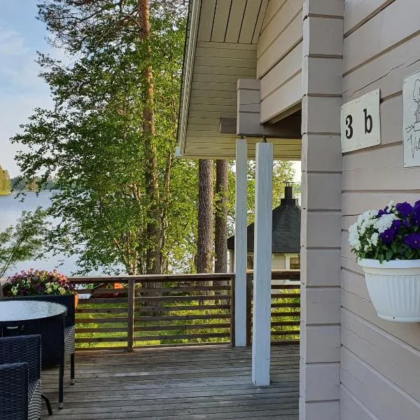 Villa Salme lemmikkiystävällinen mökki Taivalkoskella Jokijärven rannalla, hôtel à Taivalkoski