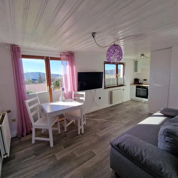 Ferienwohnung Aussicht: Niedenstein şehrinde bir otel