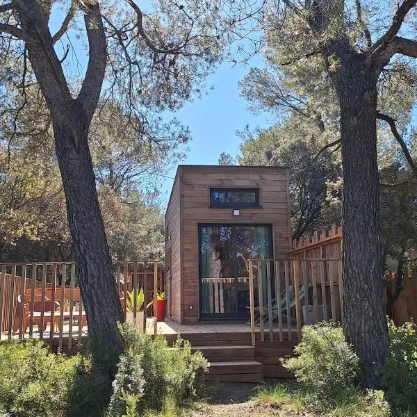 Tiny House L'esquirou, hotel din Pourrières
