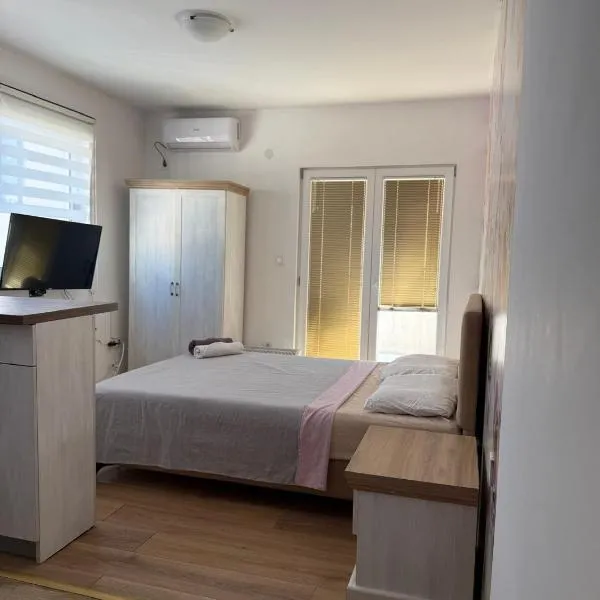 Jorgovan, hotel u Bečićima