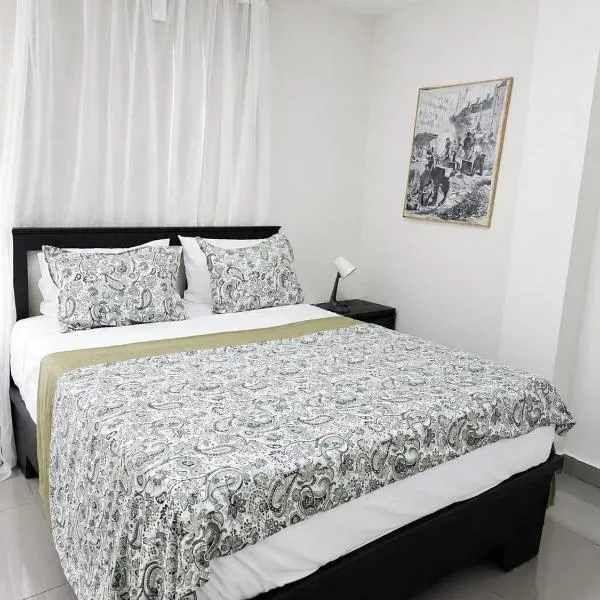 Hostal Santa Barbara, hotel in Santo Domingo