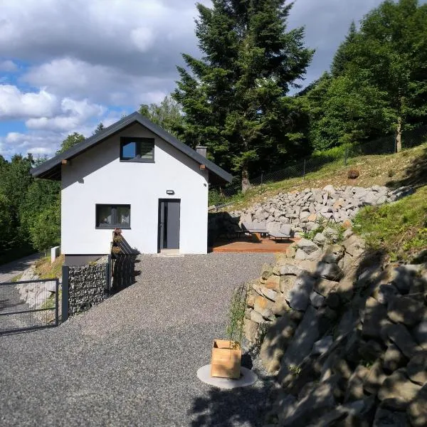Domek pod Głazami – hotel w mieście Ostre