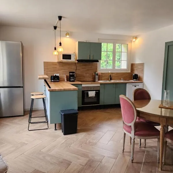 La Pastellière - Combrand, hotel in Combrand