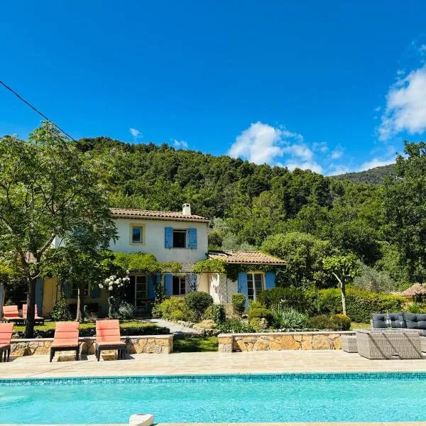 Viesnīca Splendide villa 10p./4 suites/piscine/clim/paysage pilsētā Bargemon