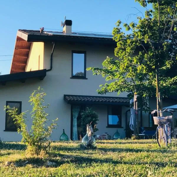 B&B EcoAntico casa in paglia, מלון בMaiolo