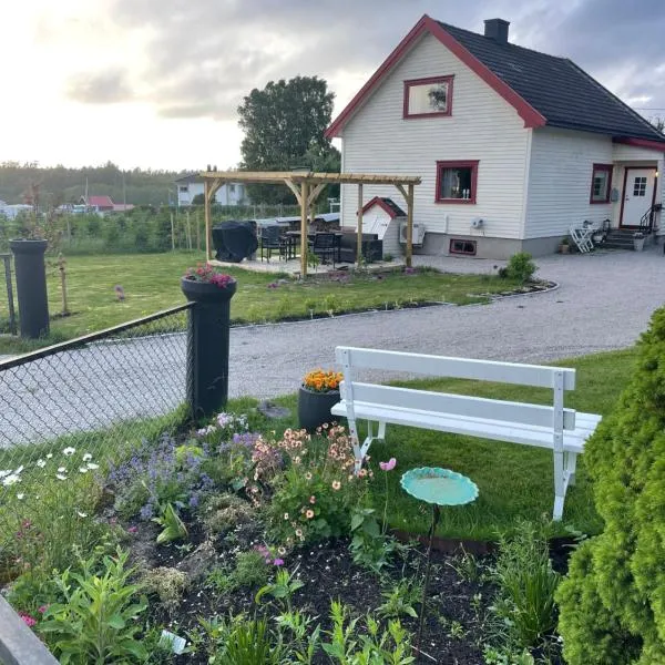 Bestemors hus - med kystnær beliggenhet, ξενοδοχείο σε Fredrikstad