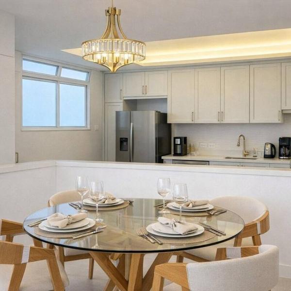 Stylish 3 BR Apartment Near Leblon Beach & Dining