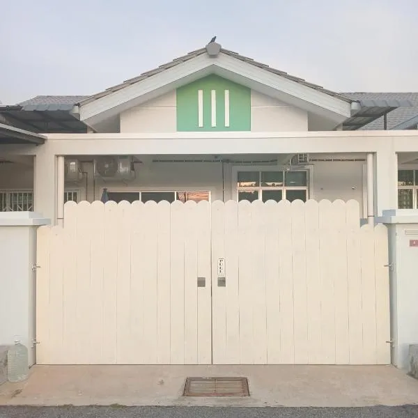 Mommy Kitchen Homestay, Hotel in Bemban