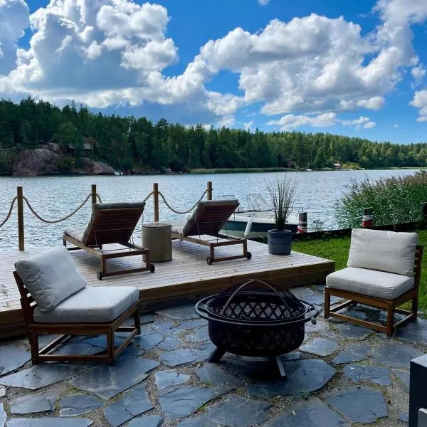 Paraisten Helmi, hotel 