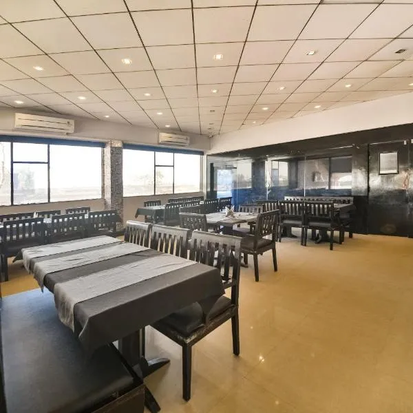 Capital O Amit Palace، فندق في Bhilwara