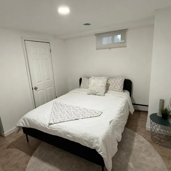 Serene and comfortable getaway in Elmont, hotel di Elmont