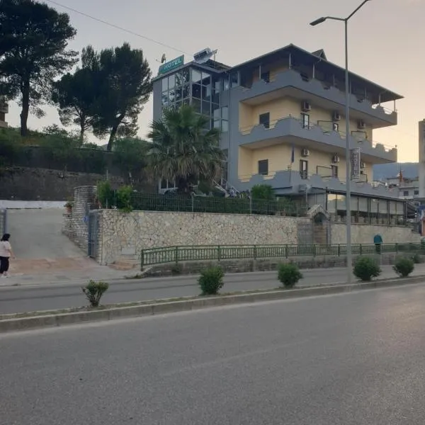 Qiqi Hotel, hotelli kohteessa Gjirokastër
