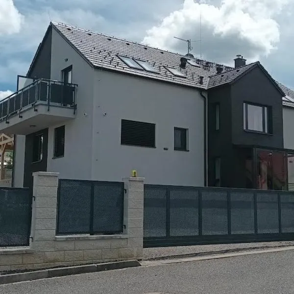 Penzion Kunc - Ubytování v soukromí - Borová 607, Příbram - Střední Čechy، فندق في بريبرام