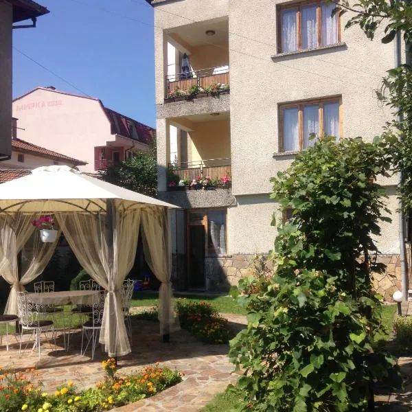 Guest House Detelina, hotel in Devin