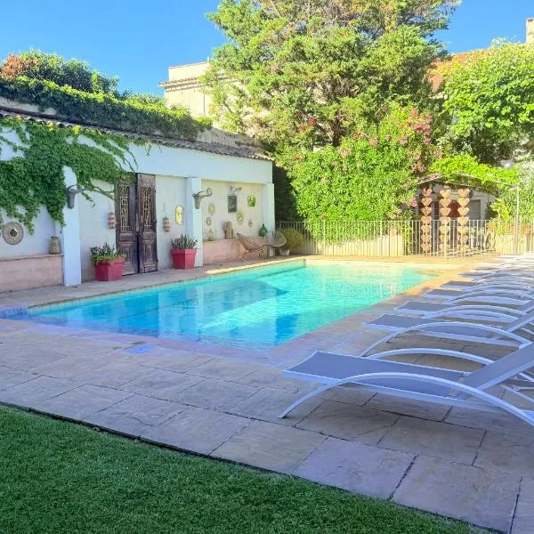 Hôtel La Suite، فندق في فيلنوف-ليه-آفينيون