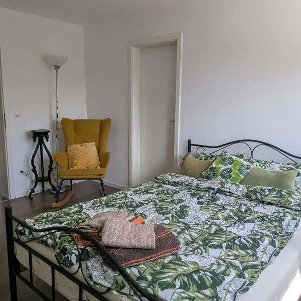 Komfort-Apartment bei Erlangen mit Parkplatz & Balkon, hotelli 