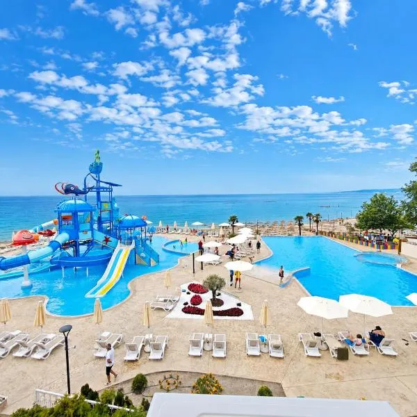Royal Bay Resort & Aqua Park - All Inclusive and Free beach accsess, hotel em Balchik