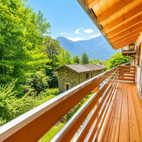 Chalet nel verde a Samolaco - Terrazzo，Novate Mezzola的飯店