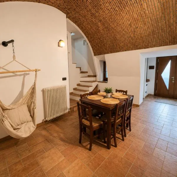 Elegant stay near Lake Como, hotel in Maslianico