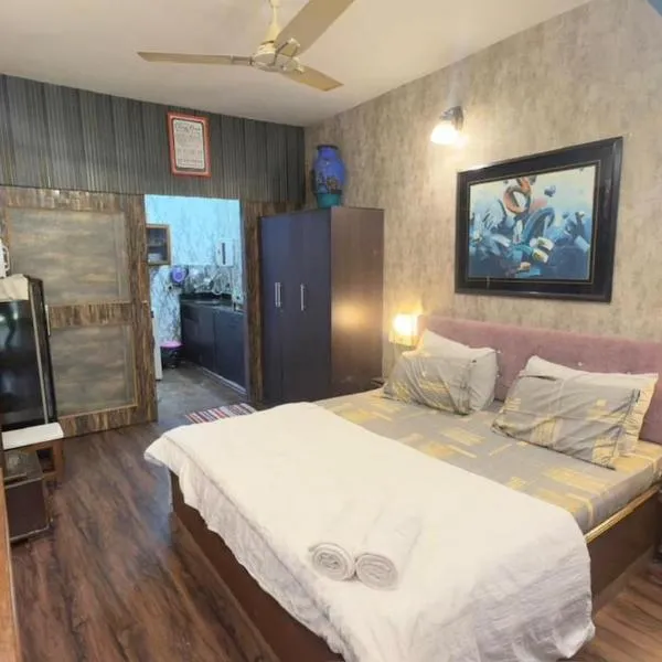 Independent Garden Cottage-Bandra-Carter road, hotell Mumbais