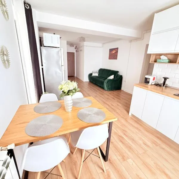 Jade Seaside Apartment-Mamaia Nord, хотел в Мамая Норд - Нъводари