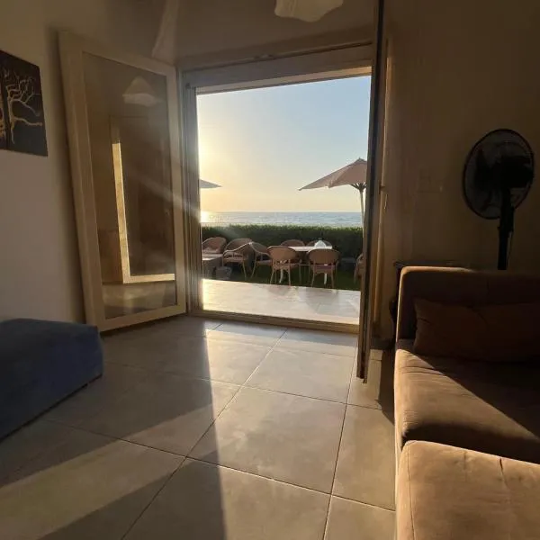 Villa Amoun,Beachfront Villa & sea view,North Coast, hotell i Sidi Krir