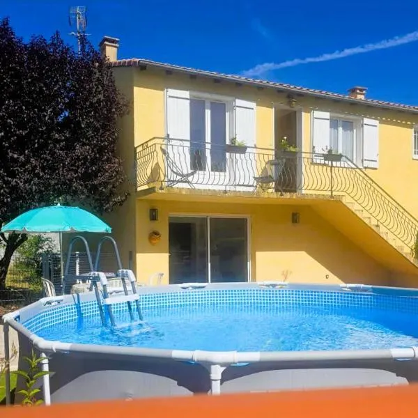 Le Balcon de Cournon, piscine, jardin, clim à 15 min de plages, готель у місті Cournonterral