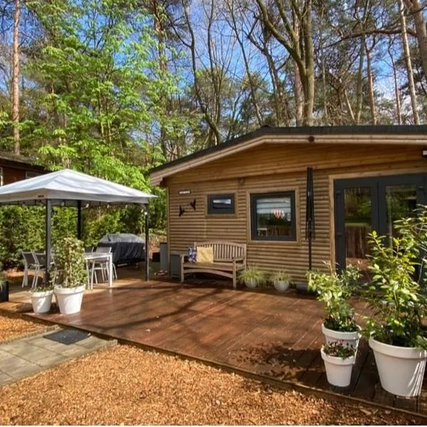 Chalet de Kolibrie op Jocomo Parc Lanaken, hotel v destinácii Lanaken