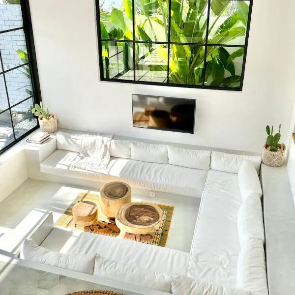 The Young Villas - Canggu, hotel in Canggu