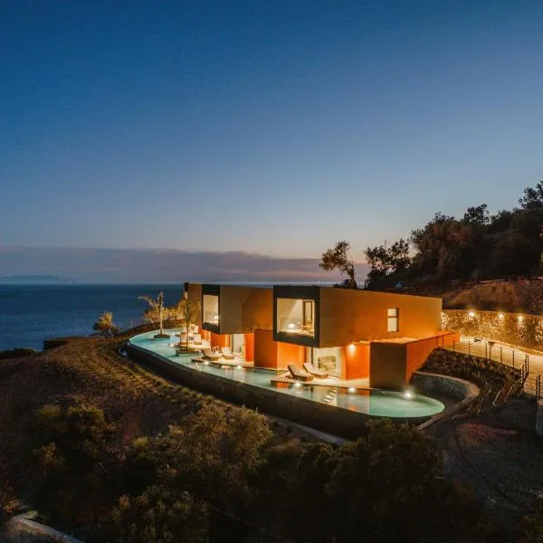 River Villas Plomari - Luxury Villas with Direct Pool Access, hótel í Plomari