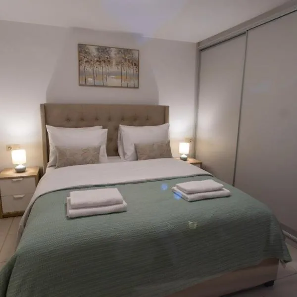 Arothea Beachside House, hotell i Heraklion
