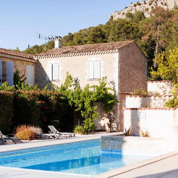 Château Catherine de Montgolfier - B&B et Gites - Piscine - Domaine viticole bio avec dégustation, hotel in Narbonne