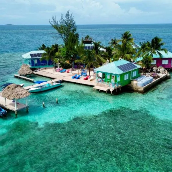 King Lewey's Island Resort, hotel v destinaci Placencia Village