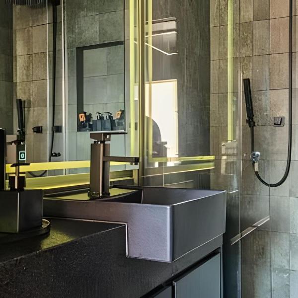 Apto de luxo com spa, academia próx metrô (521)