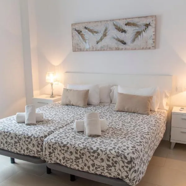 Royal Suites Estepona by Croma, hotel in Estepona