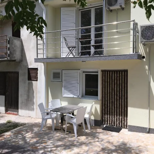House Mima, hotel i Pag