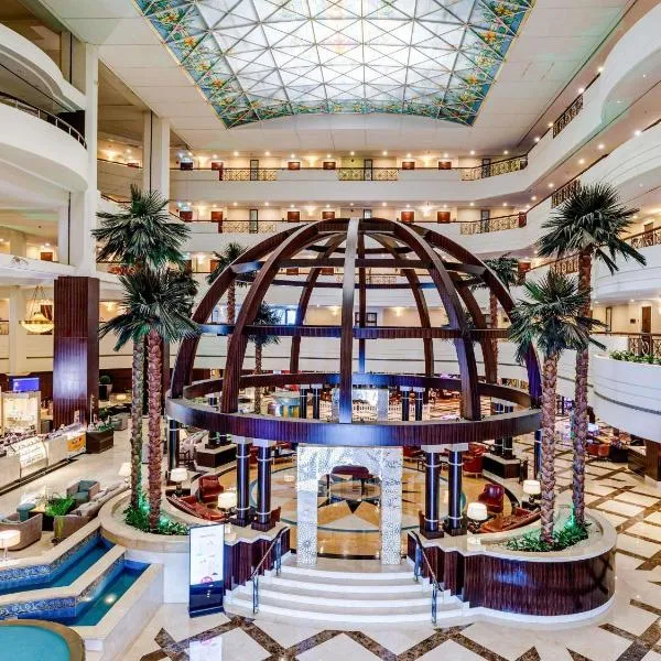 Mövenpick Grand Al Bustan, hotel en Dubái