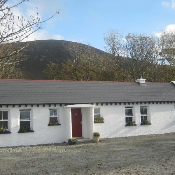 Mia's Self Catering Holiday Cottage Donegal, hotell i Ballyliffin