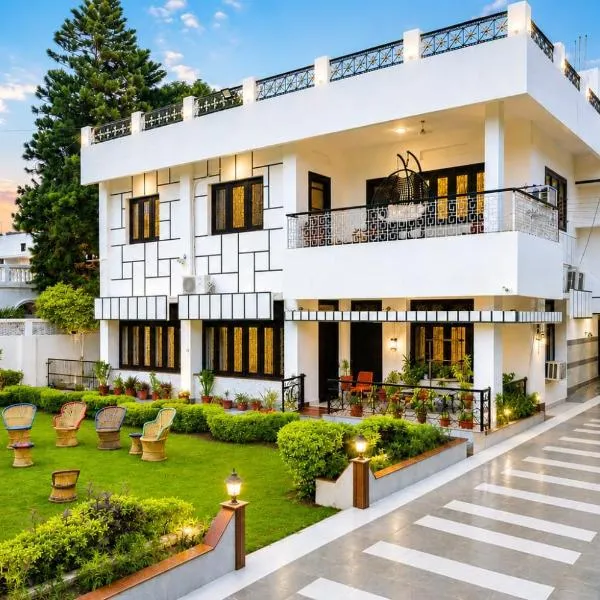 Dhairya's Villa Home Away From Home, מלון בג'אמו