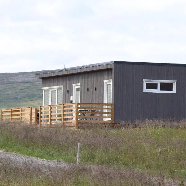 Hvammur 9 with private hot tub, viešbutis mieste Drangsnes