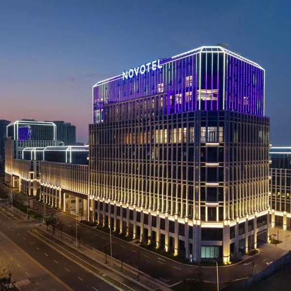 Novotel Shanghai Lingang, hotel i Nanhui