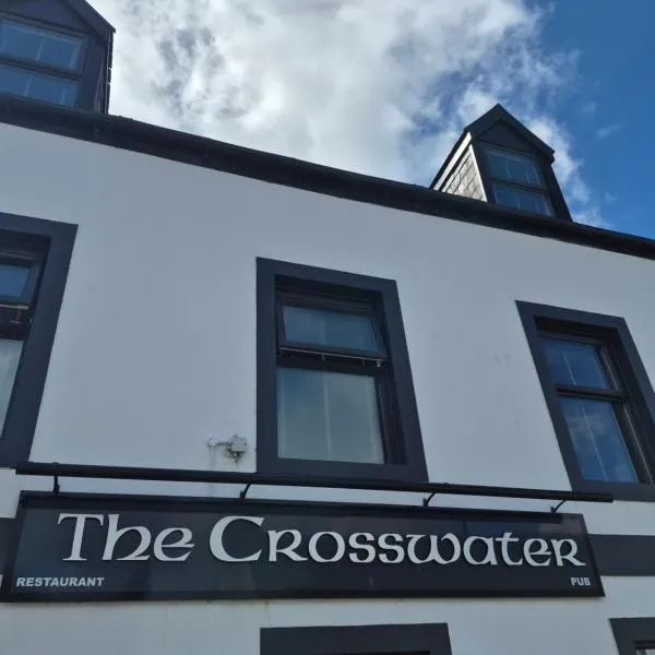 The Crosswater Pub, Restaurant and Rooms, хотел в Barrhill