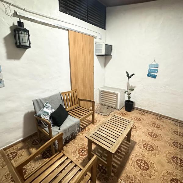Suíte Amós - Casal com Ar Condicionado e Garagem