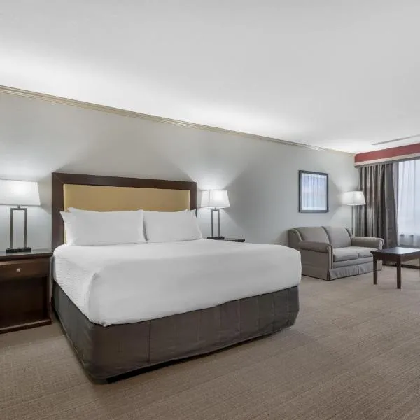 Best Western PLUS Port O'Call Hotel, hotel in Calgary