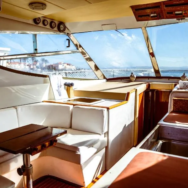 BALI BOAT b&b HOUSE BOAT, hotel a SantʼAntìoco